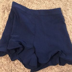 Blue shorts with ripple detail